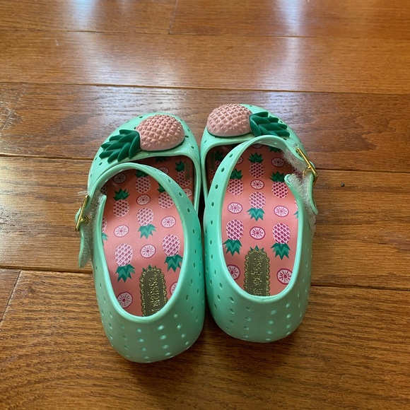 Mini Melissa pineapple sandals